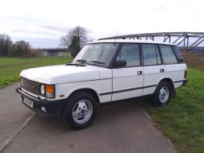 LAND ROVER RANGE ROVER 1994 (L ) at Yorkshire Classic Car Centre Goole